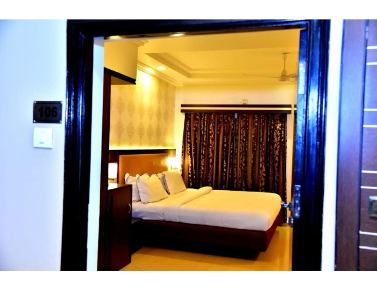 The Grand Krishna Luxury Hotel, Chikmagalūr Zewnętrze zdjęcie
