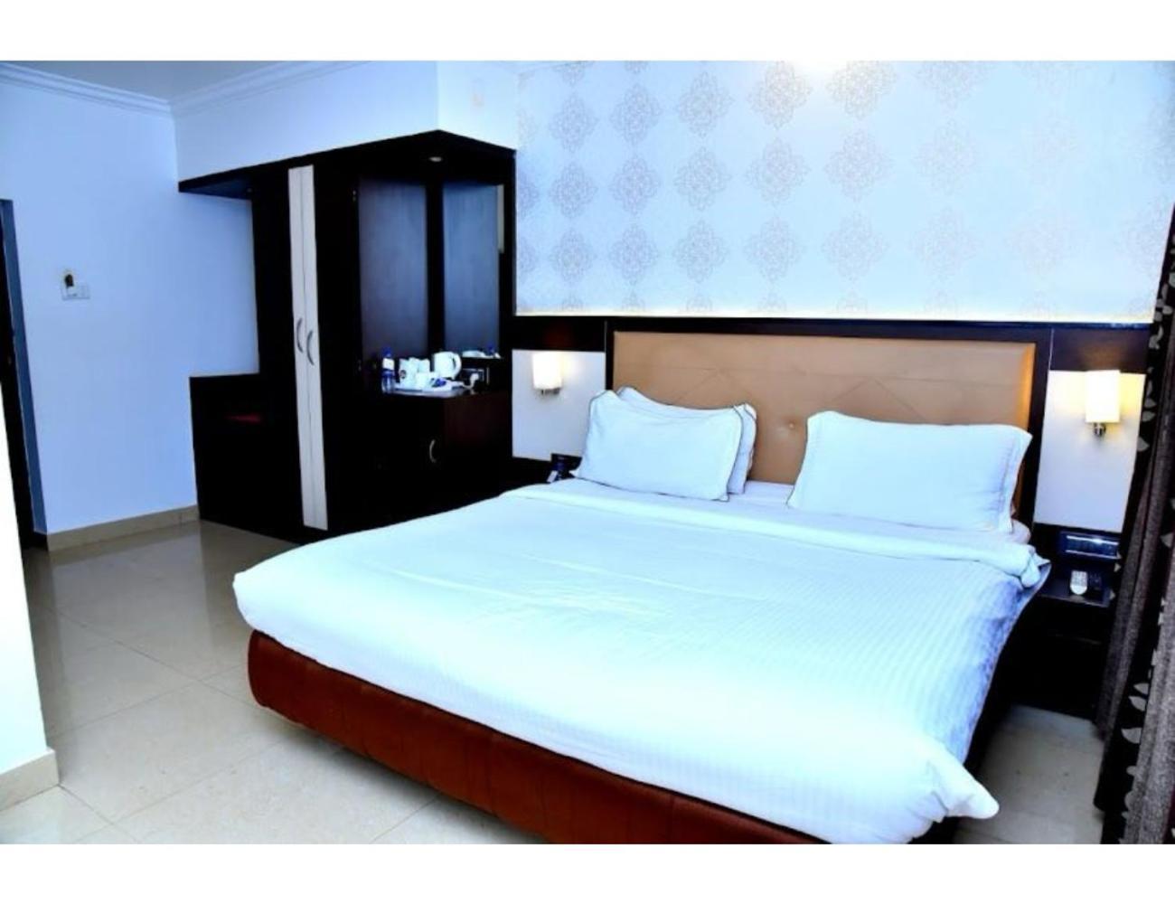 The Grand Krishna Luxury Hotel, Chikmagalūr Zewnętrze zdjęcie